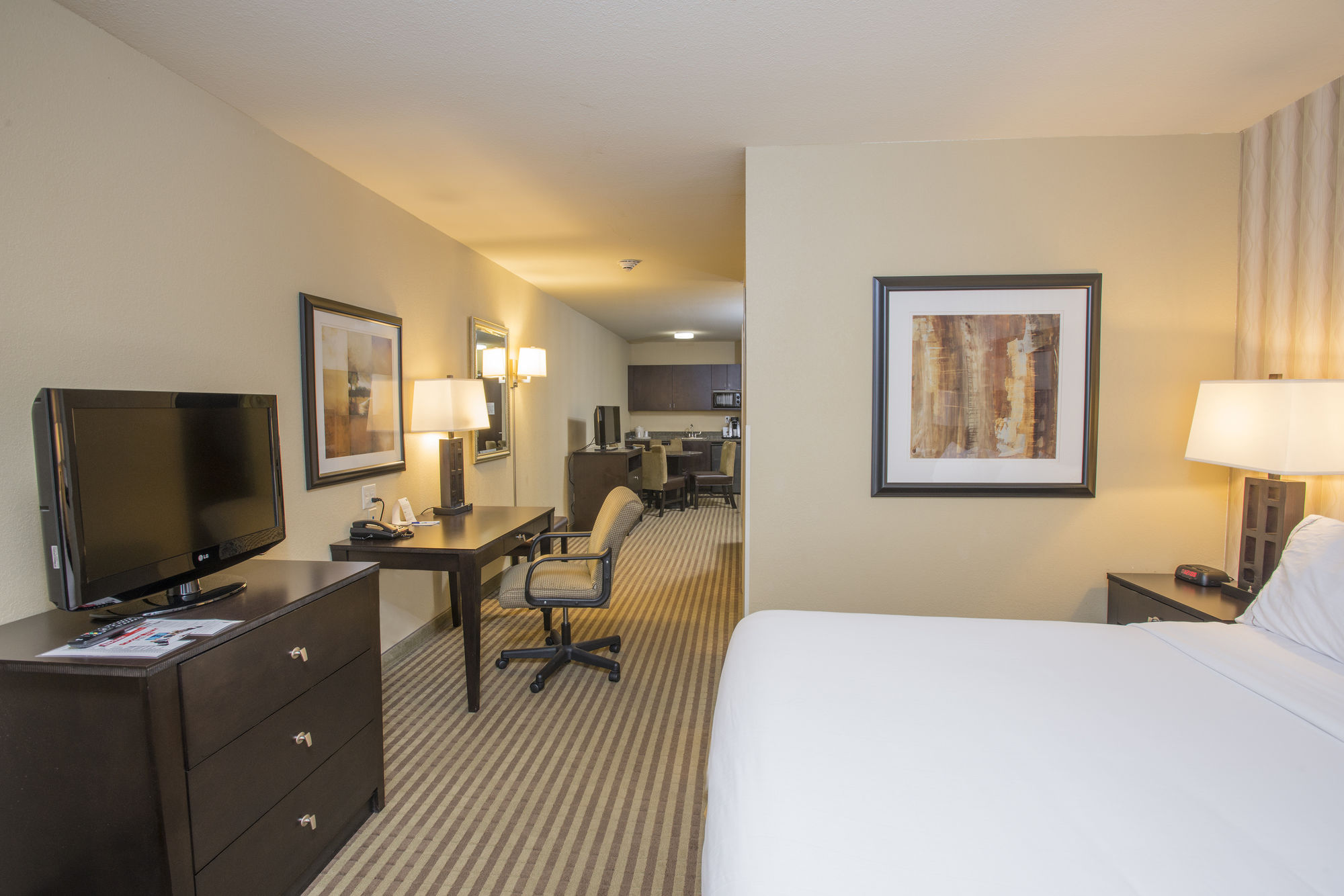 Фото Holiday Inn Express Hotel & Suites Richwood-Cincinnati South, an Ihg Hotel
