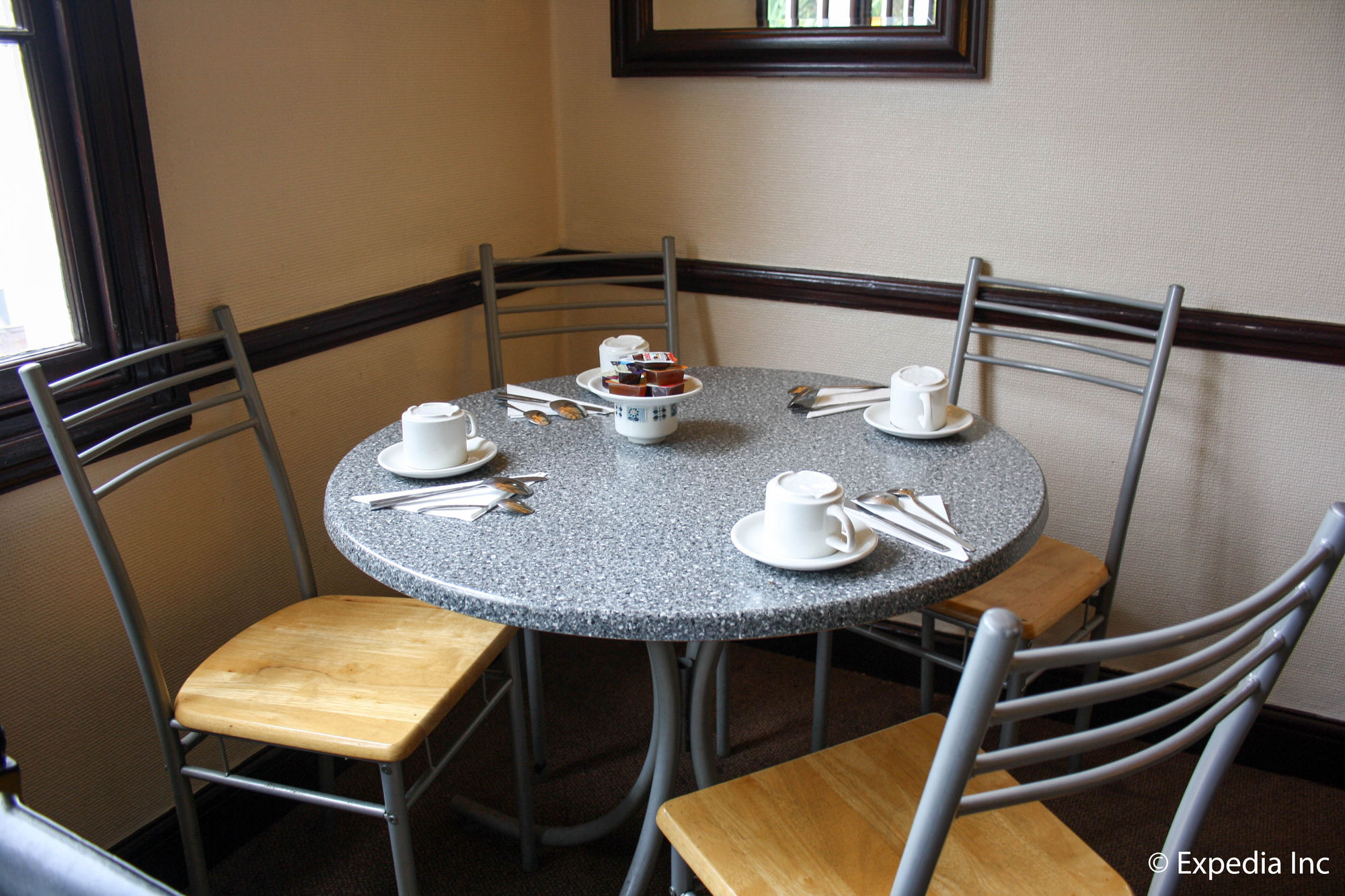 Фото Swinton Hotel