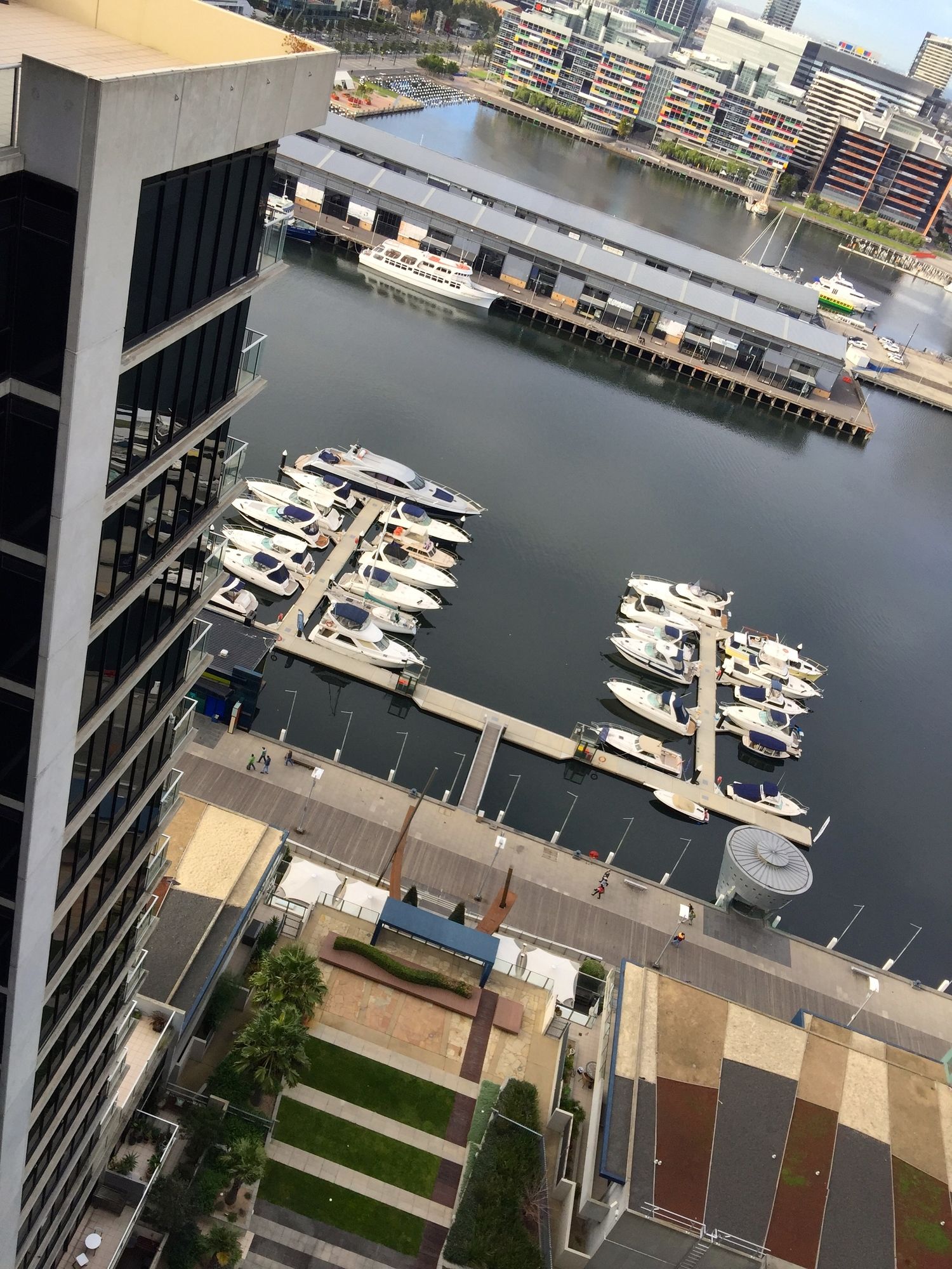 Фото Apartments Melbourne Domain - New Quay Docklands