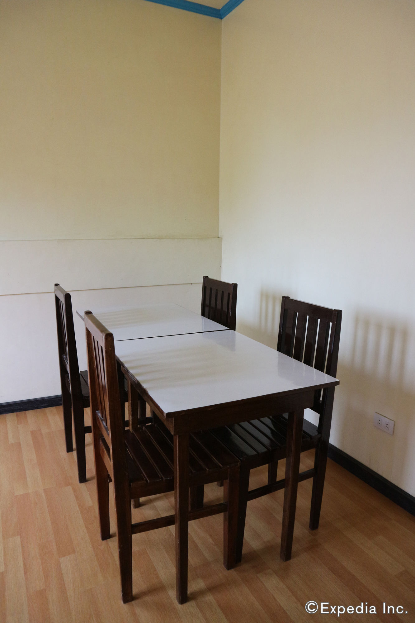 Фото Royal Crown Inn