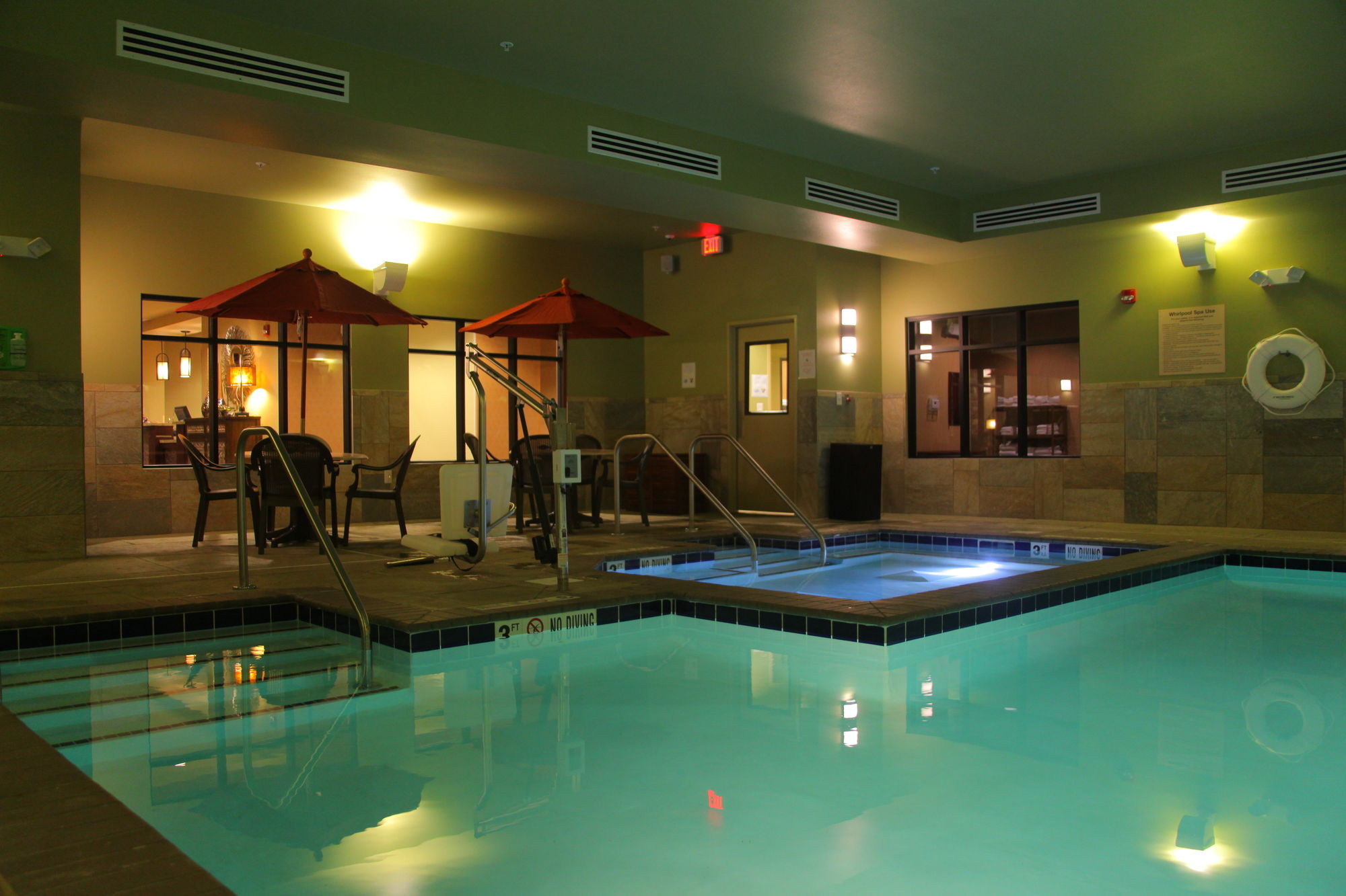 Фото Little Missouri Inn & Suites