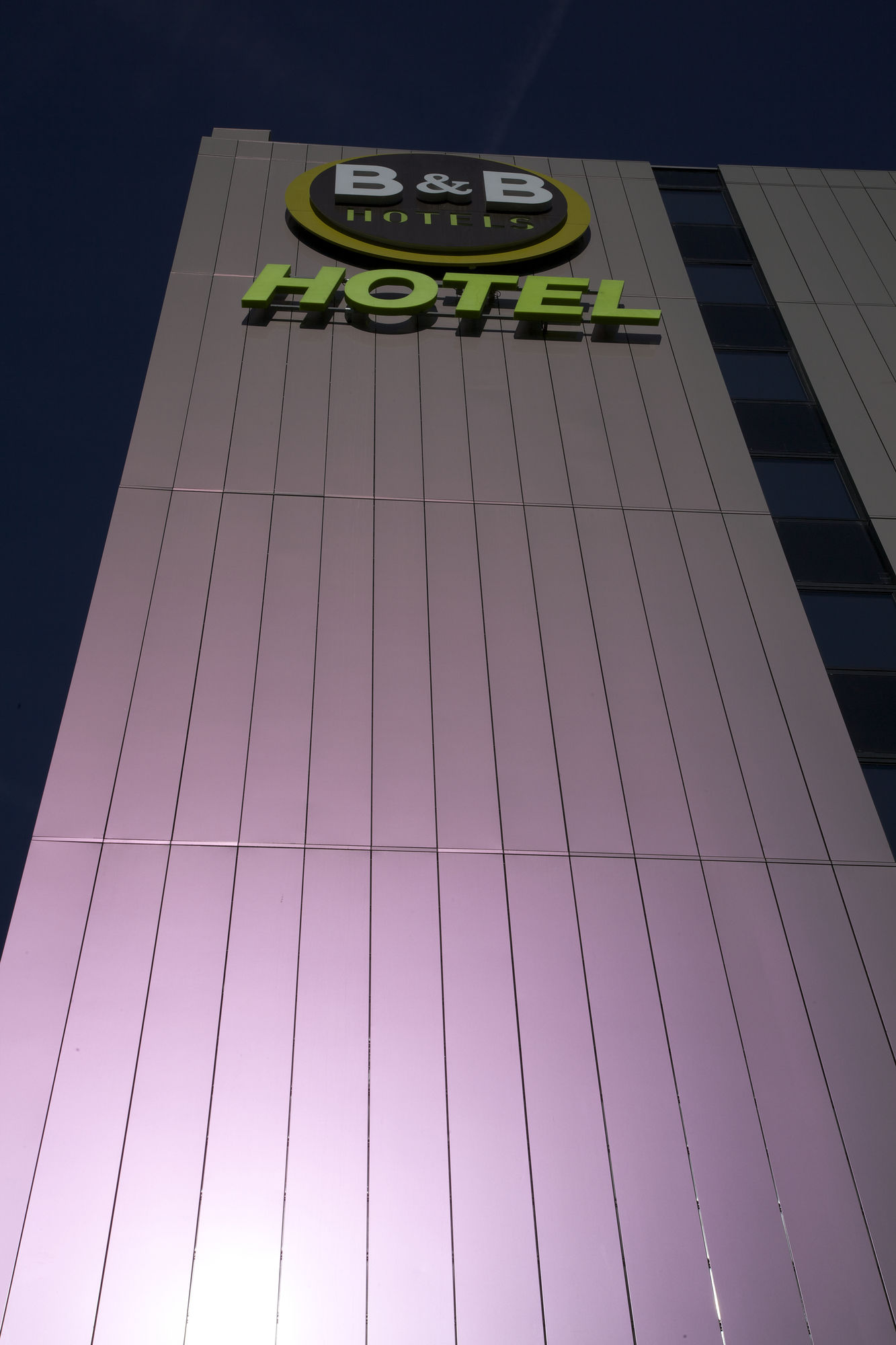 Фото B&B Hotel Paris Porte Des Lilas