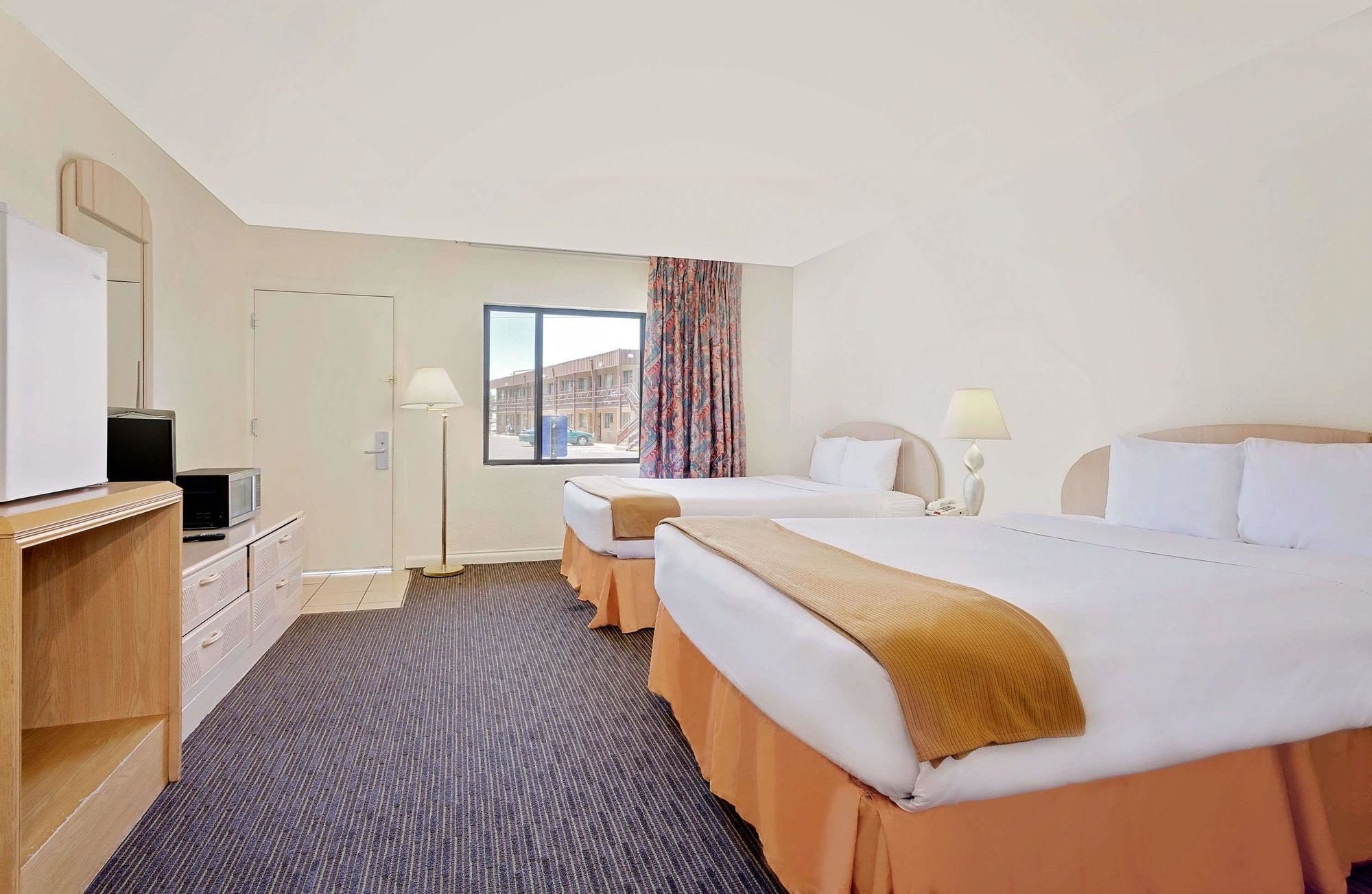 Фото Knights Inn Page