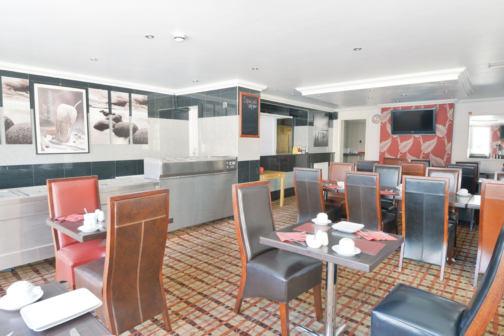 Фото Oyo Kingsley Hotel