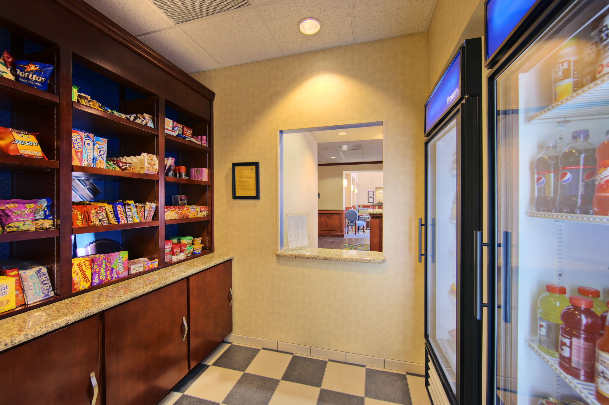 Фото Hampton Inn & Suites Ridgecrest