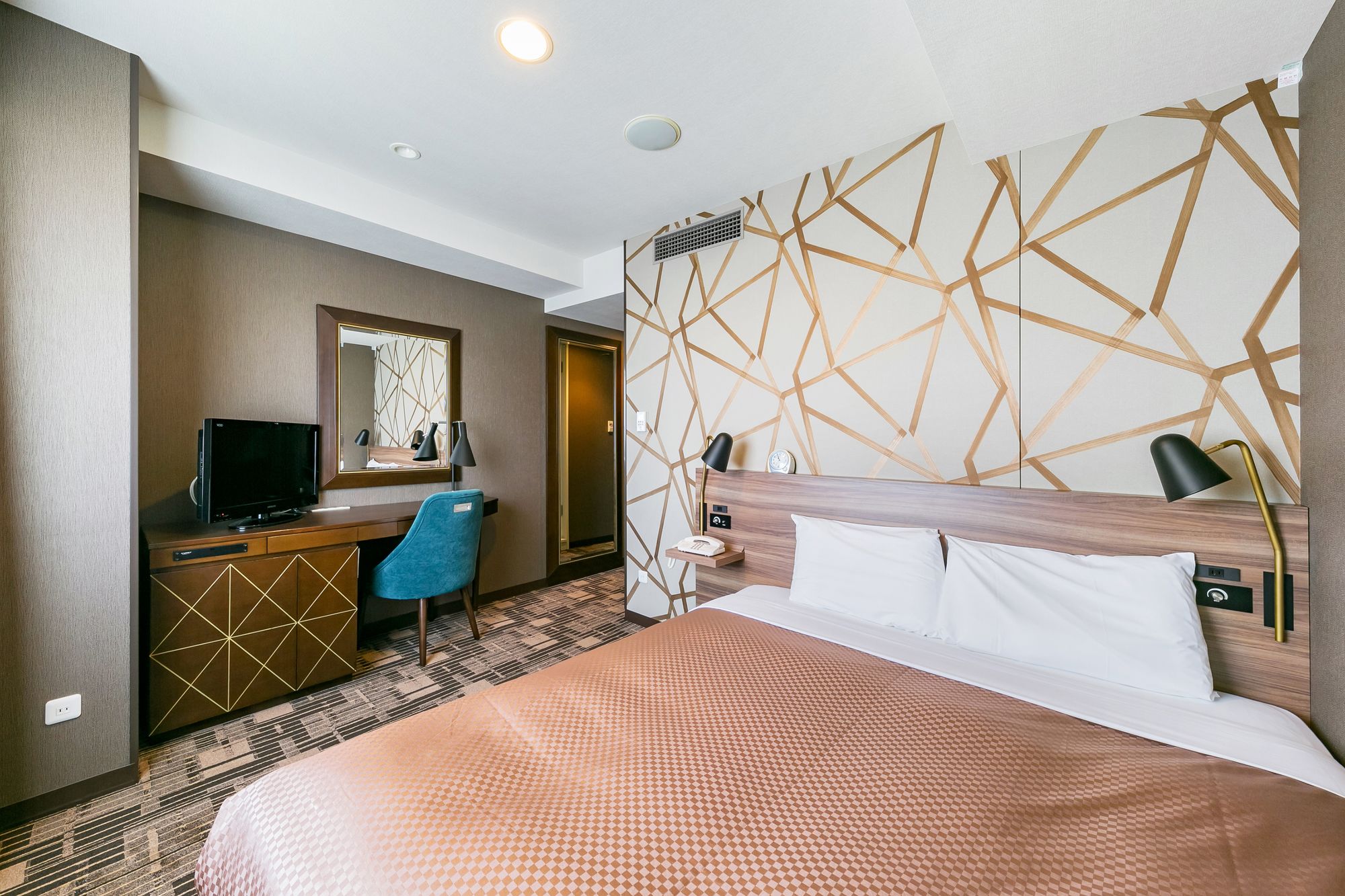 Фото Sotetsu Fresa Inn Kawasaki-Higashiguchi