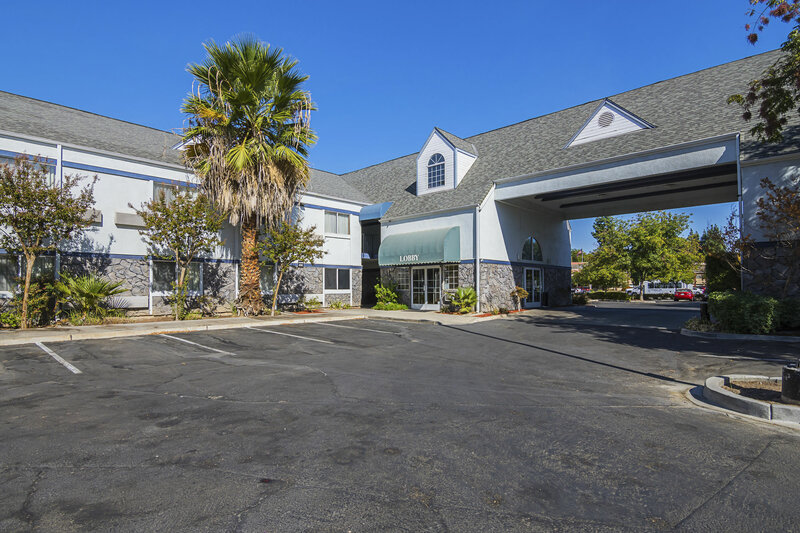 Гостиница Quality Inn Fresno Yosemite Airport