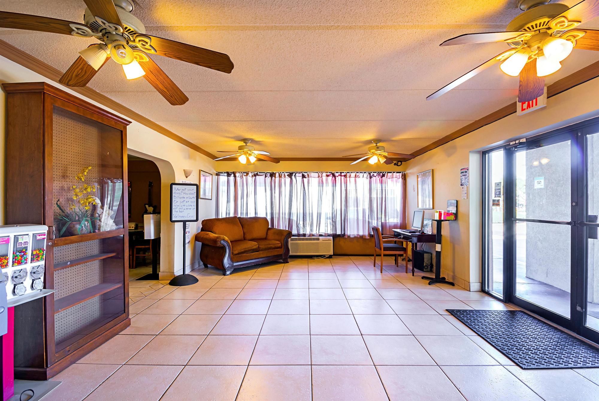 Фото Americas Best Value Inn & Suites Melbourne