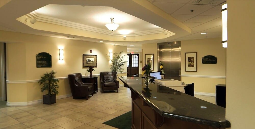 Фото Emerald Greens Hotel Condo Resort