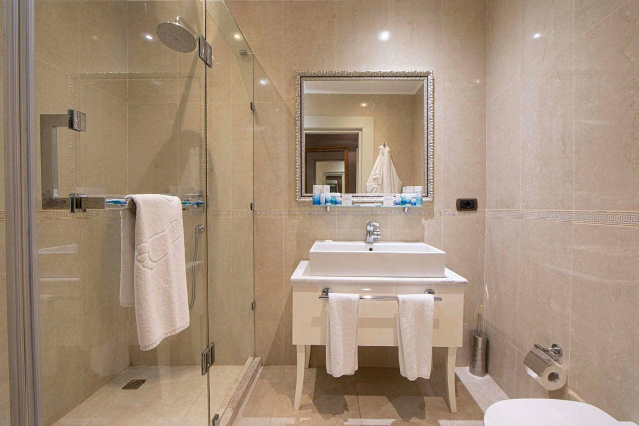 Фото Sapphire Inn Hotel