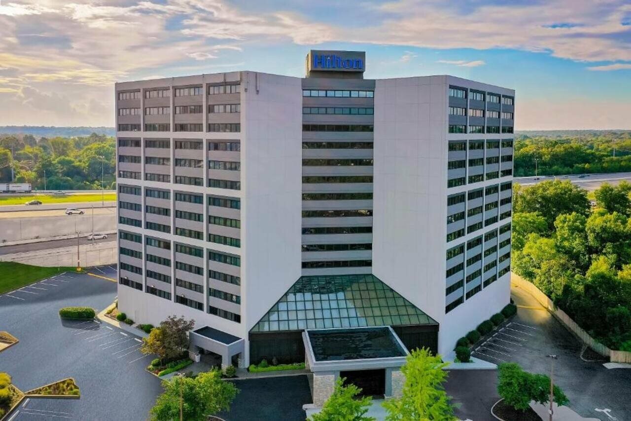 Фото Hilton Nashville Airport