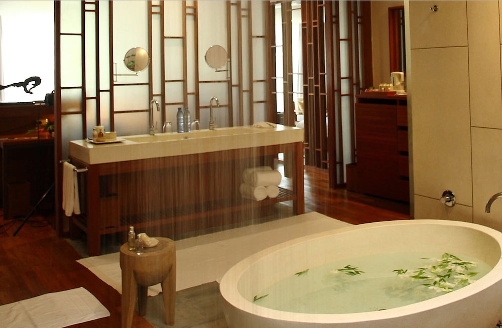 Фото The Sarojin