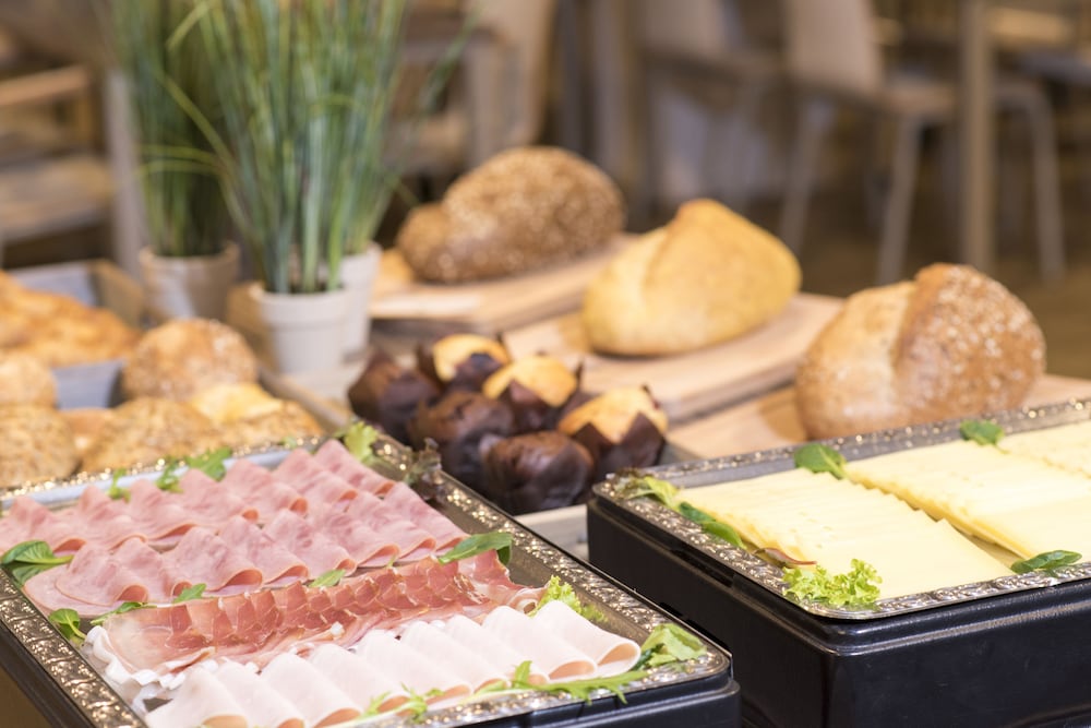 Фото Court Garden Hotel