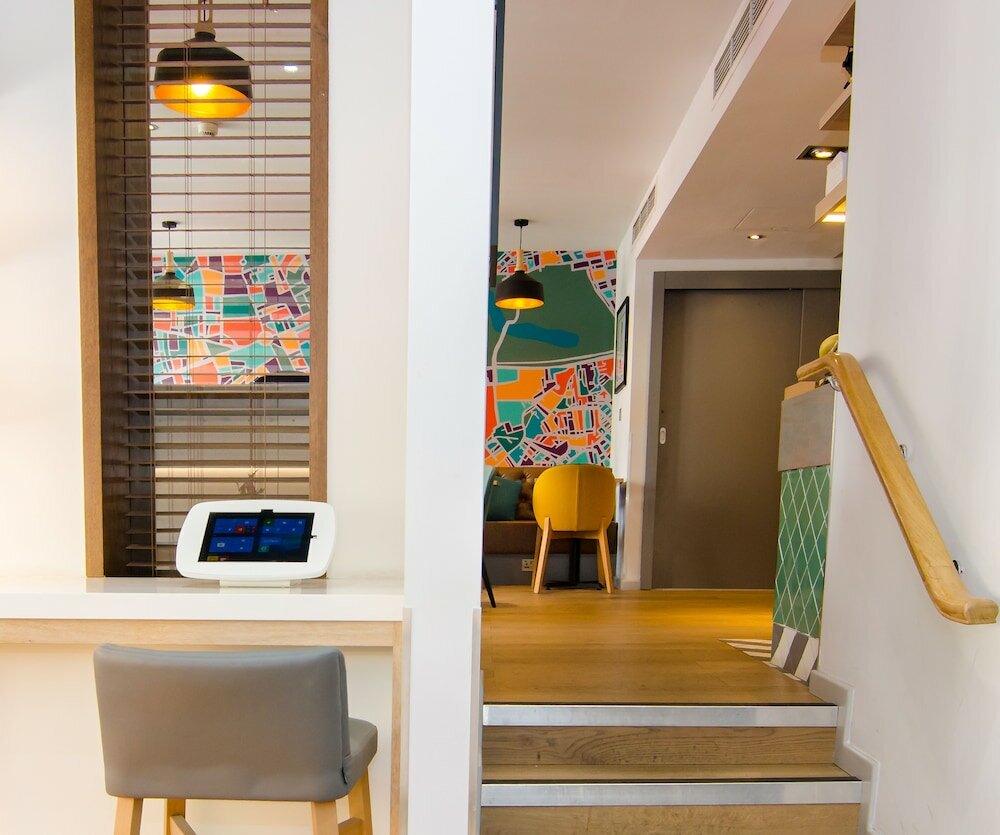 Фото Seraphine Kensington Olympia Hotel