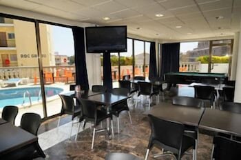 Фото Apartaments Ar Melrose Place