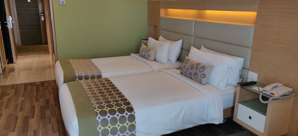 Фото The Raintree, Anna Salai