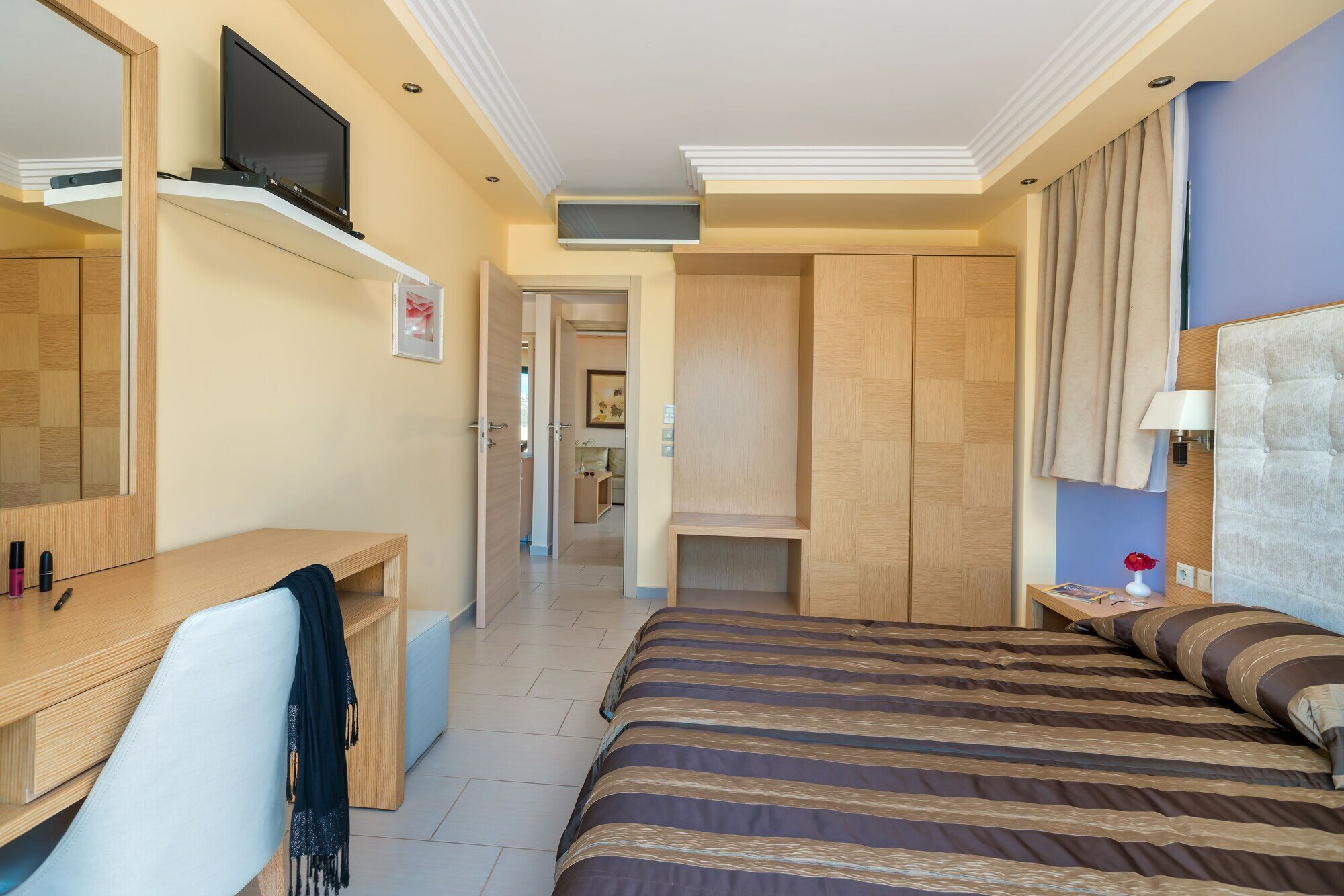 Фото Ai Yannis Suites and Apartments Hotel