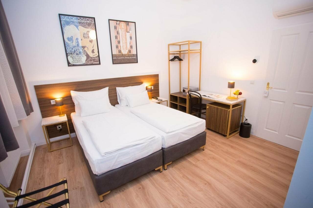 Фото Pension Central - Self Check-in