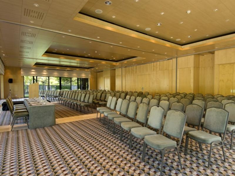 Фото Vineyard Hotel