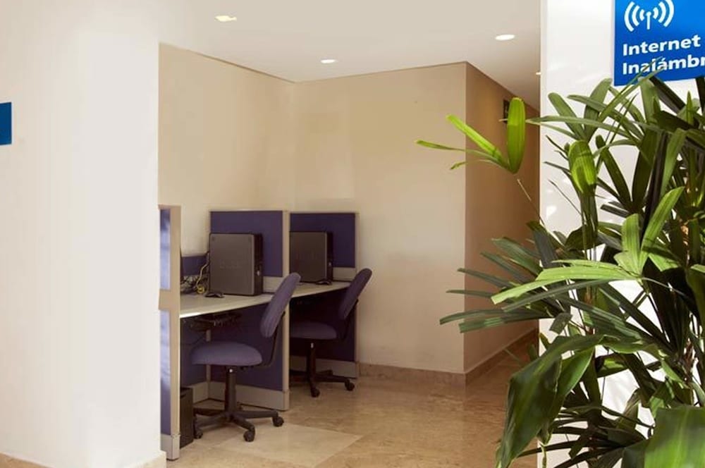 Фото One San Luis Potosi Glorieta Juarez