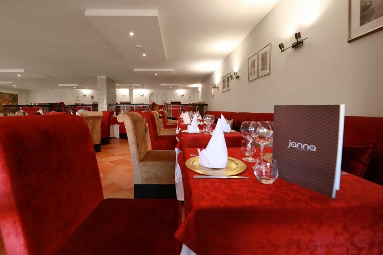 Фото Kenzi Rose Garden