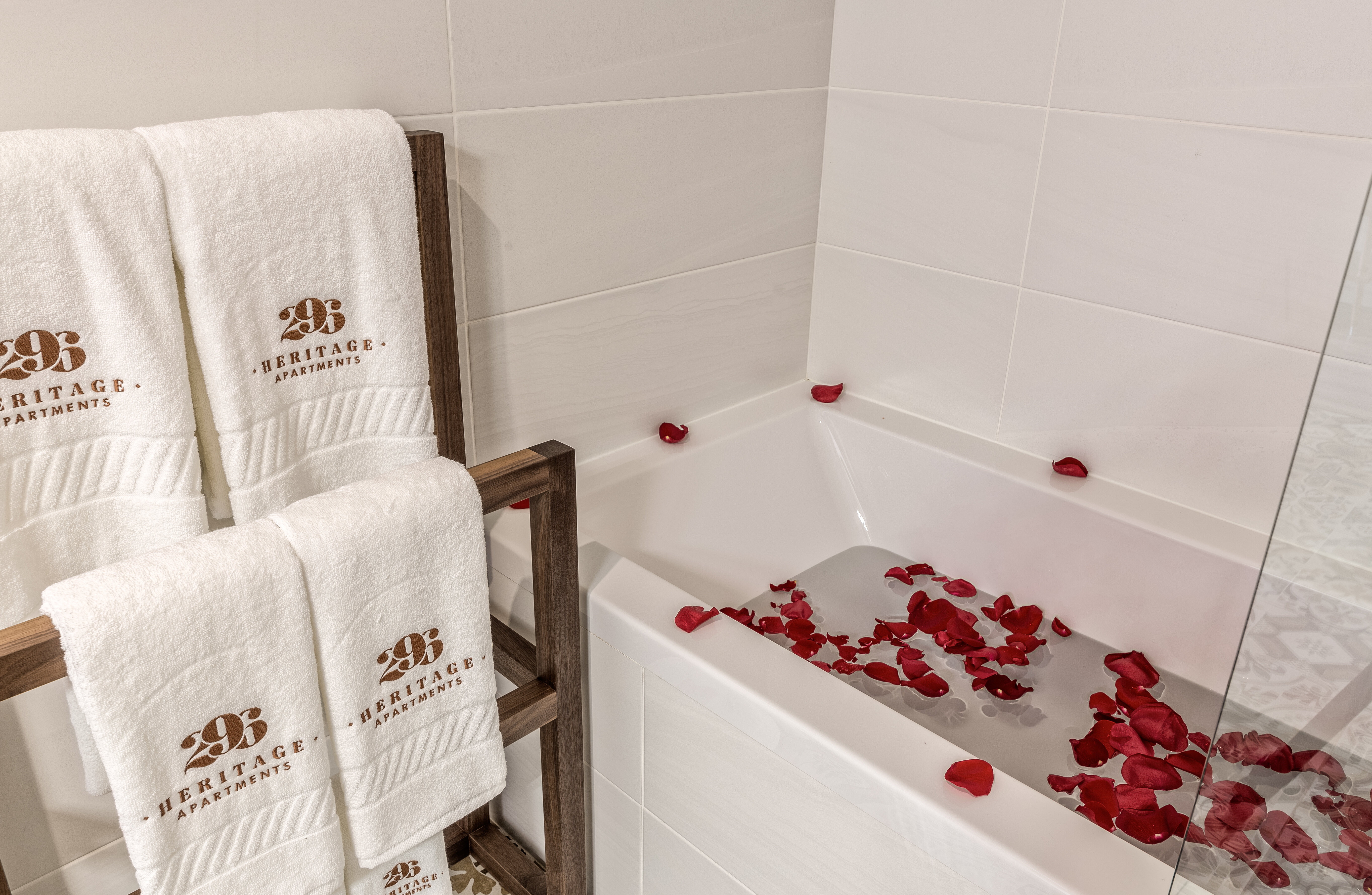 Фото 296 Heritage Apartments