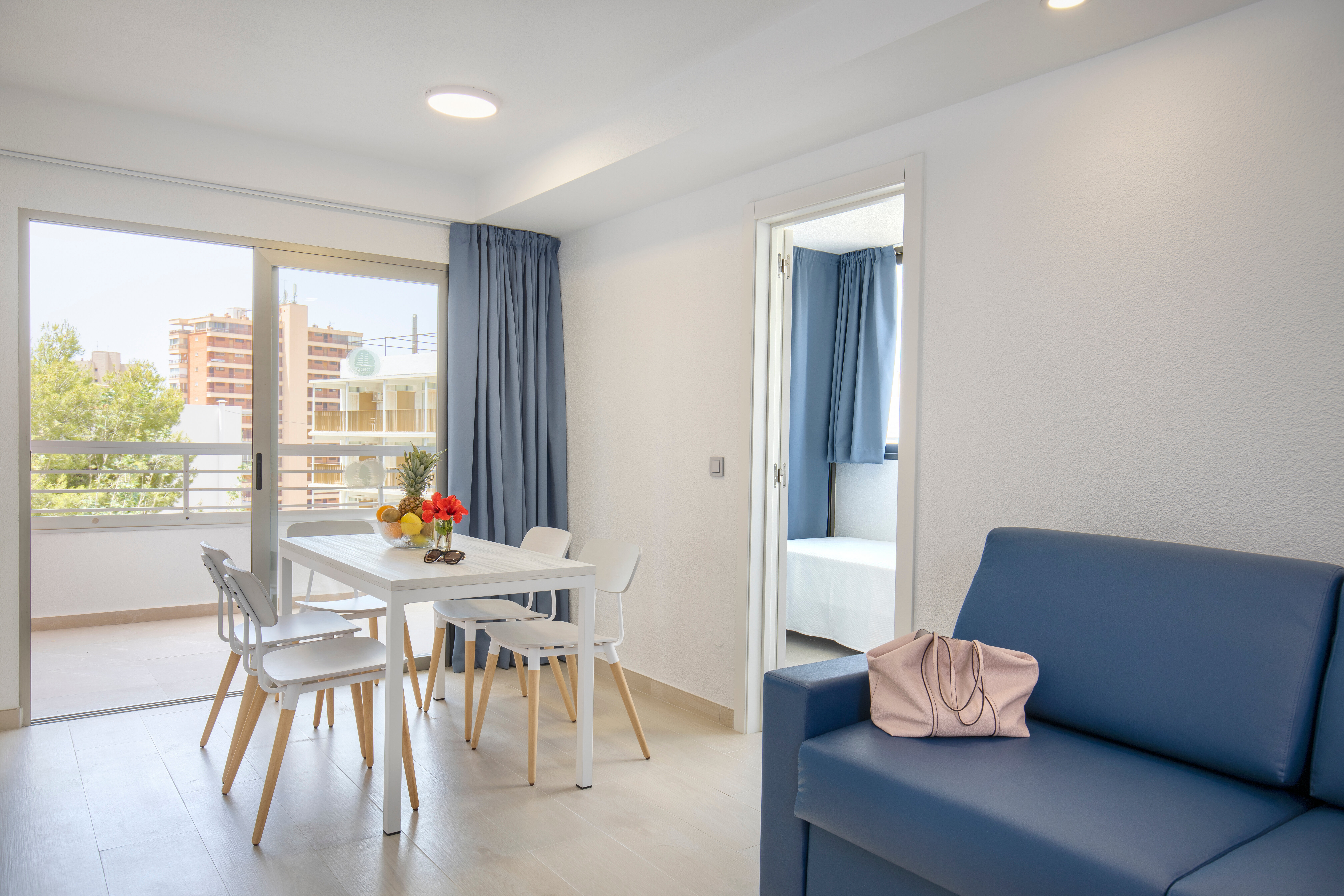 Фото Aparthotel BCL Levante Lux