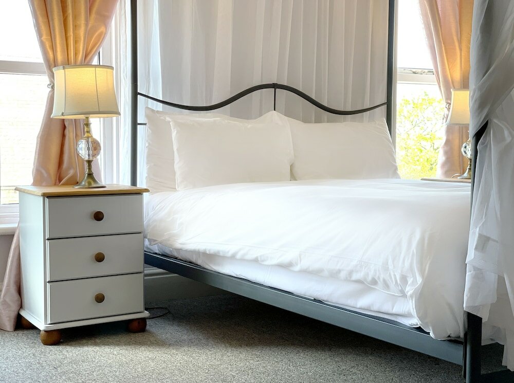 Фото Dukes Folly Hotel