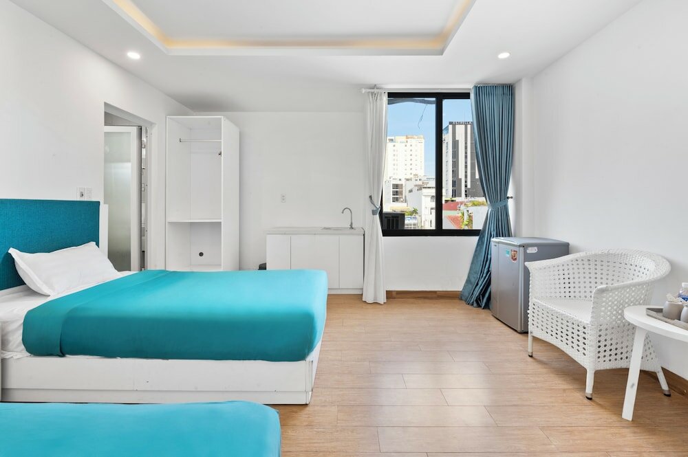 Фото Lyn's Hotel & Apartment