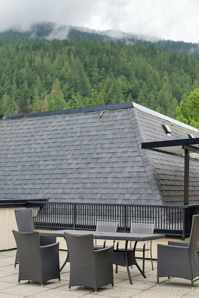 Фото Elevated Escapes 2br Suite Overlooking Lake