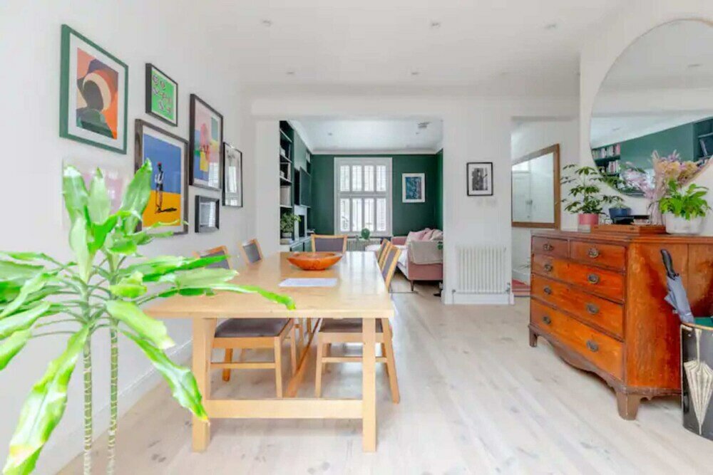 Фото Beautifully Designed 2bd House - by Queen's Park!