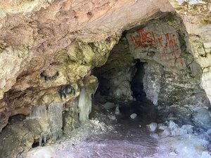 Ledyanaya Cave (Samara Region, Samarskaya Luka National Park), landmark, attraction