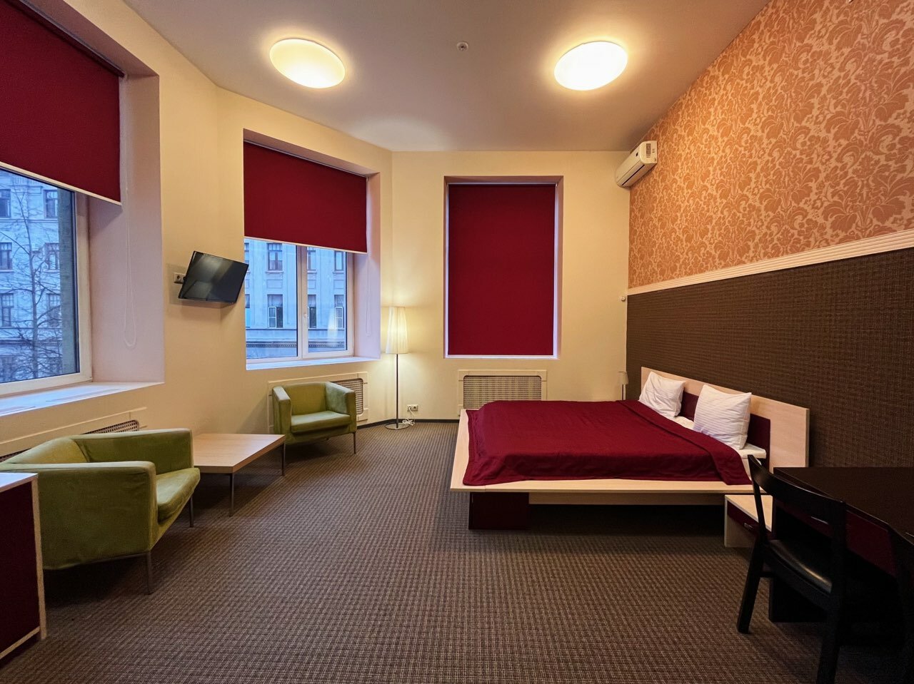 Фото отеля 1