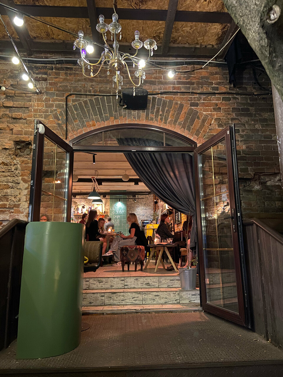Фото: Patio, бар, паб, Театральная ул., 9, Калуга - Яндекс Карты