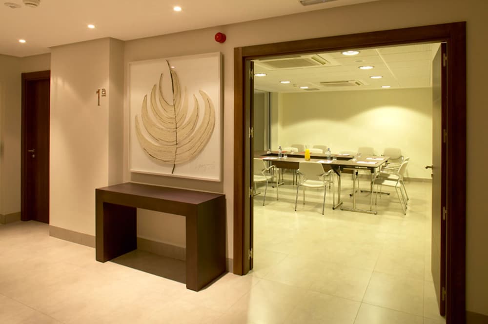 Фото Suites Viena Plaza de Espana