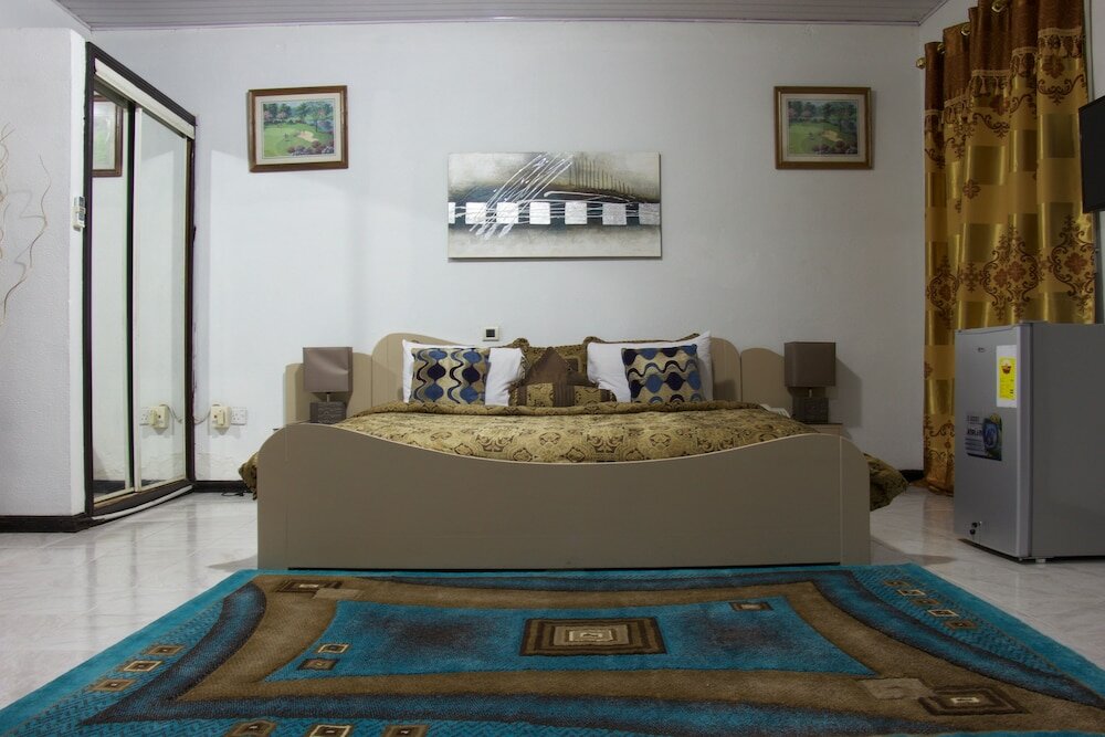 Фото Hill View Hotel McCarthy Hills