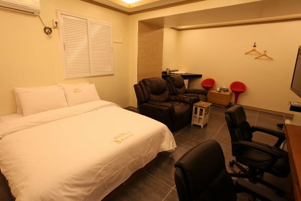 Фото S-Petite Hotel