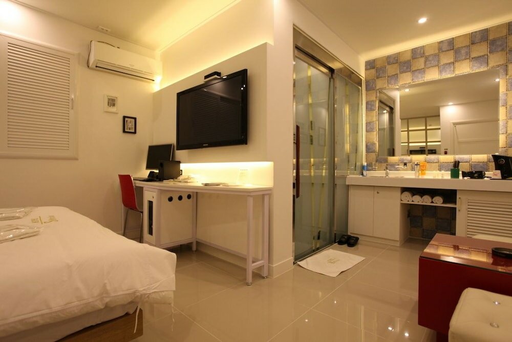 Фото S-Petite Hotel