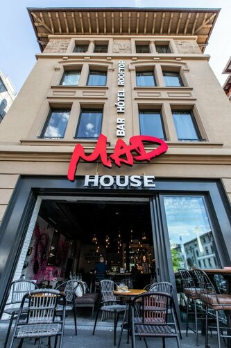 Гостиница Ibis Styles Lausanne Center Mad House в Лозанне