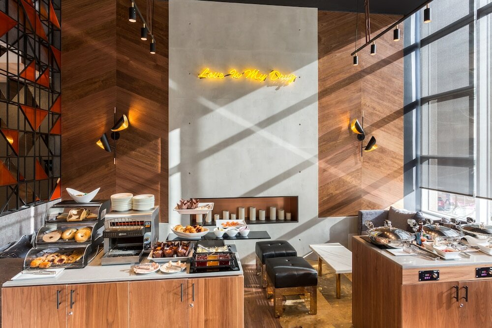 Фото Hilton Vancouver Downtown