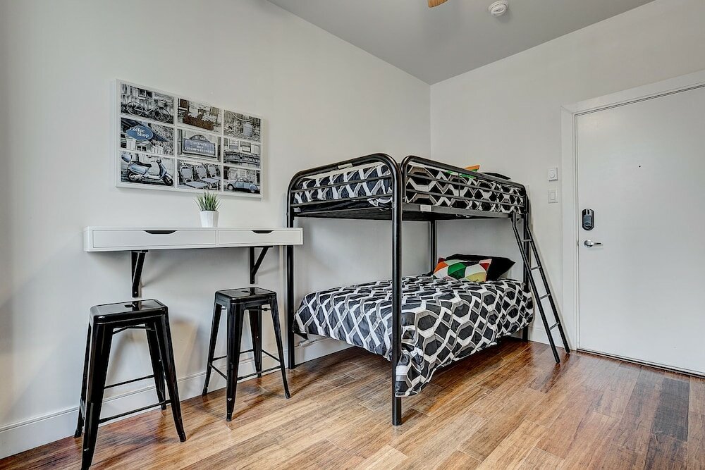 Фото Destination Stays Montreal Downtown