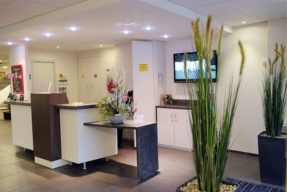 Фото Hôtel Kyriad La Rochelle Centre Ville