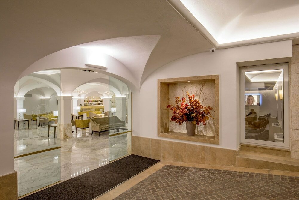 Фото Hotel Shangri-La Roma