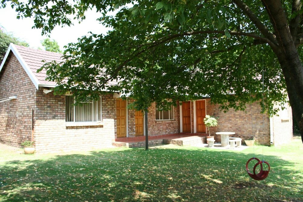 Фото Airport Lodge Guest House