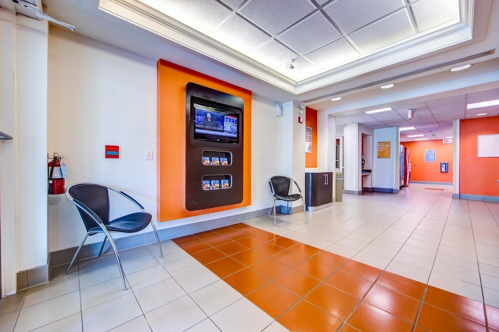 Фото Motel 6 Burlington, On - Toronto West - Oakville