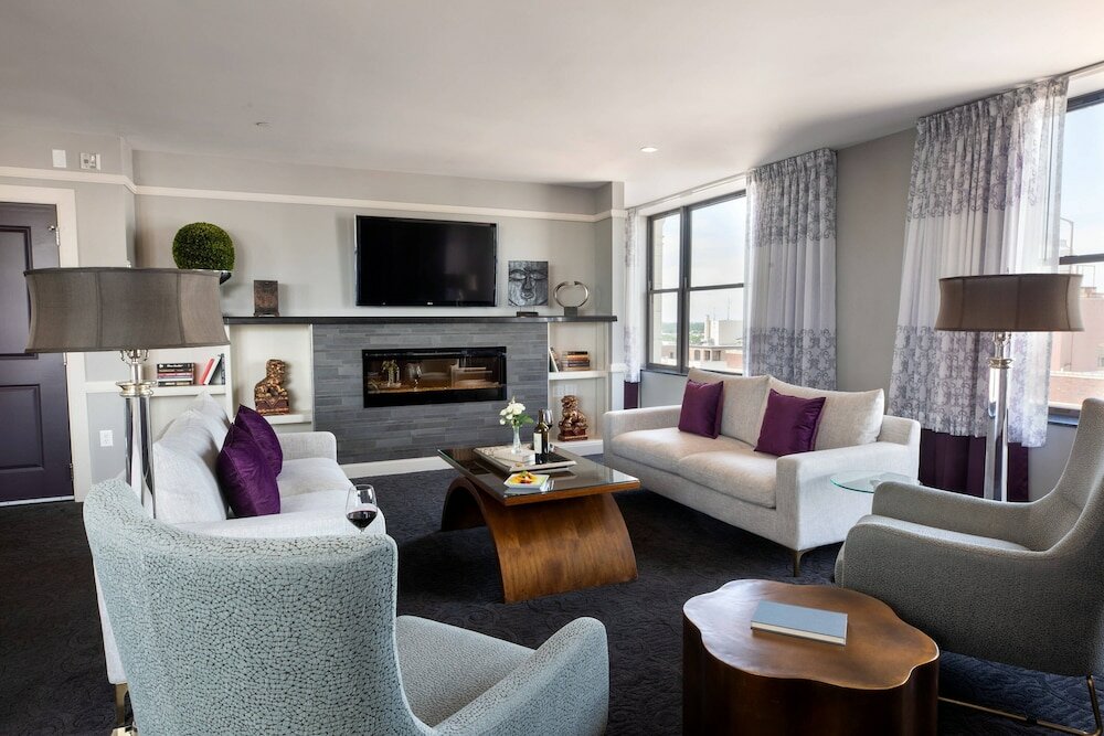 Фото Ambassador Hotel Wichita, Autograph Collection