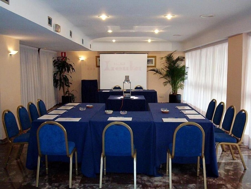 Фото Hotel Leuka