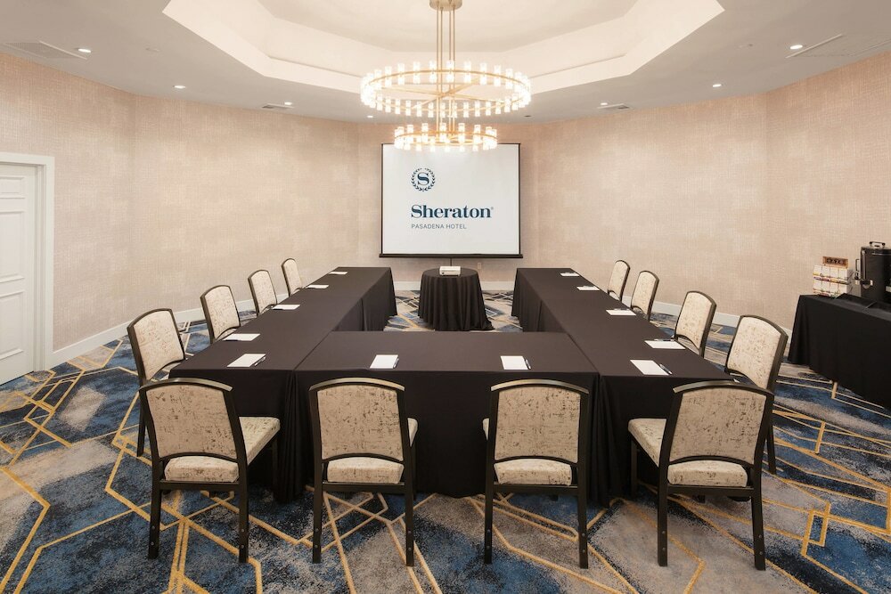 Фото Sheraton Pasadena