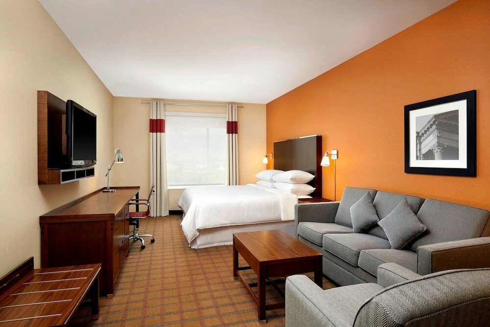 Фото Four Points by Sheraton Edmonton International Airport