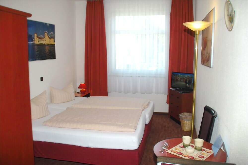 Фото отеля 2